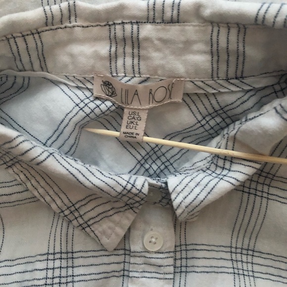 EUC light weight gauzey top - Picture 3 of 3